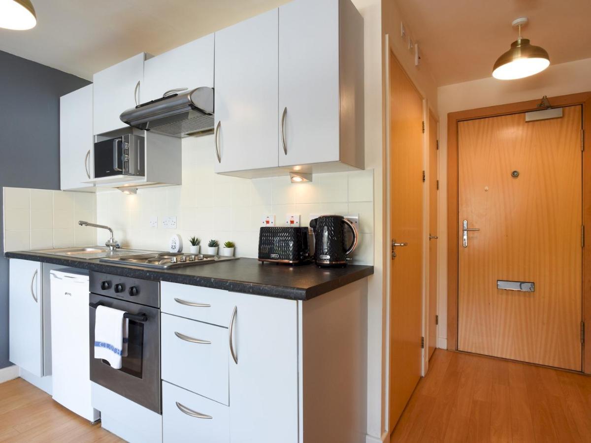 Pass The Keys Boutique Studio Apartment In Gunwharf Sleep 3 Portsmouth Exteriör bild